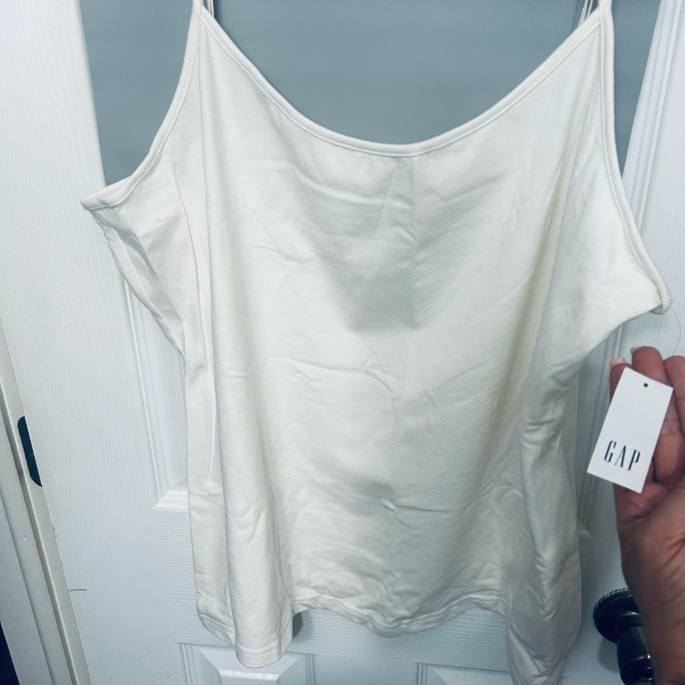 White tank top - GAP- XL. Tags NEW.